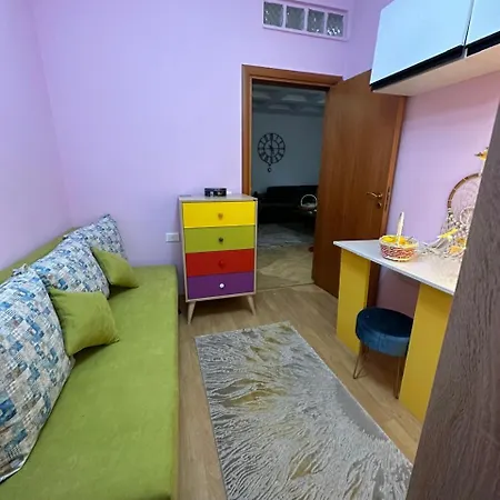 Maeva's Nest - Center טיראנה